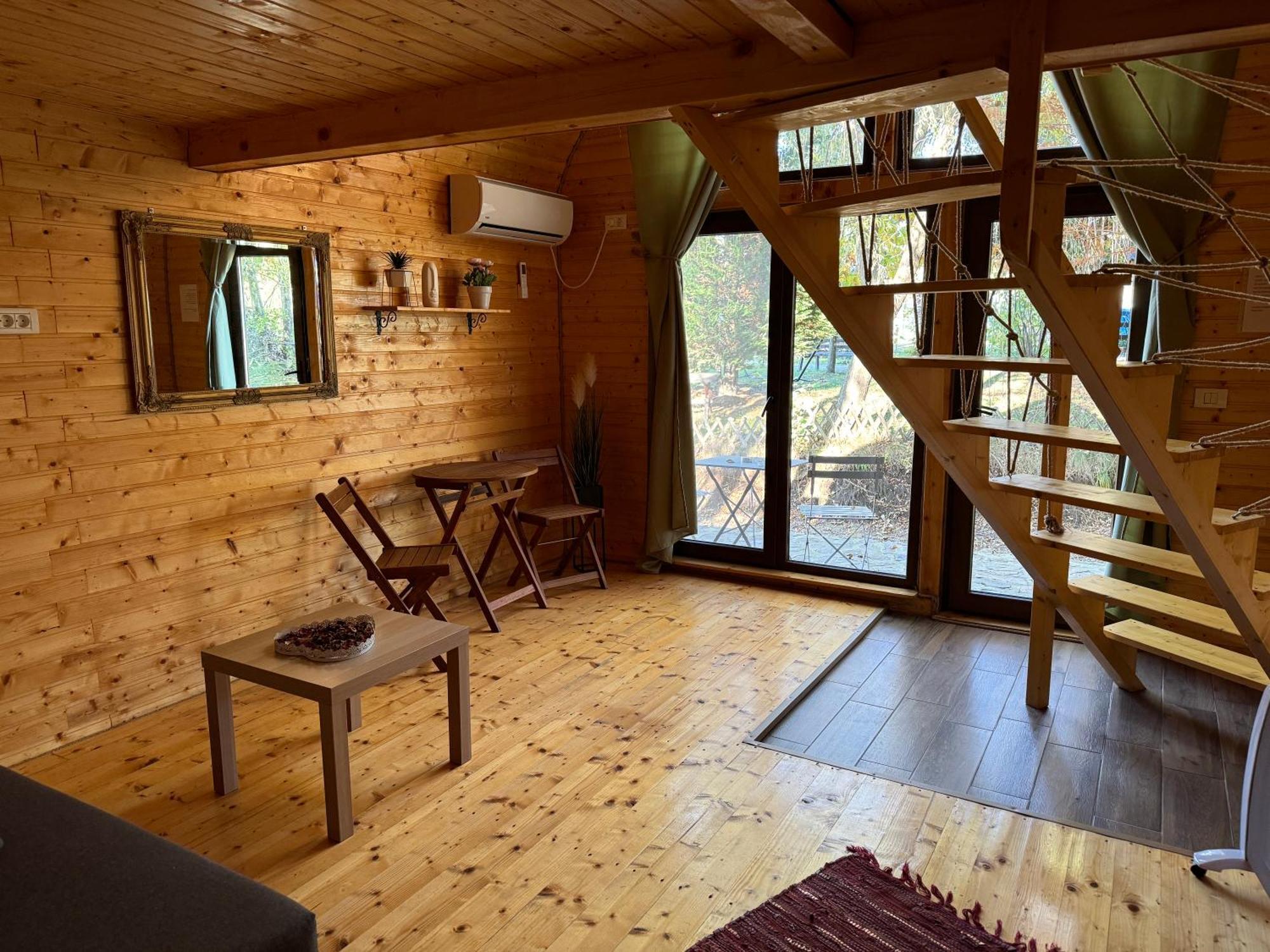 Conacul Lui Patrick Hotel Poenari Buitenkant foto