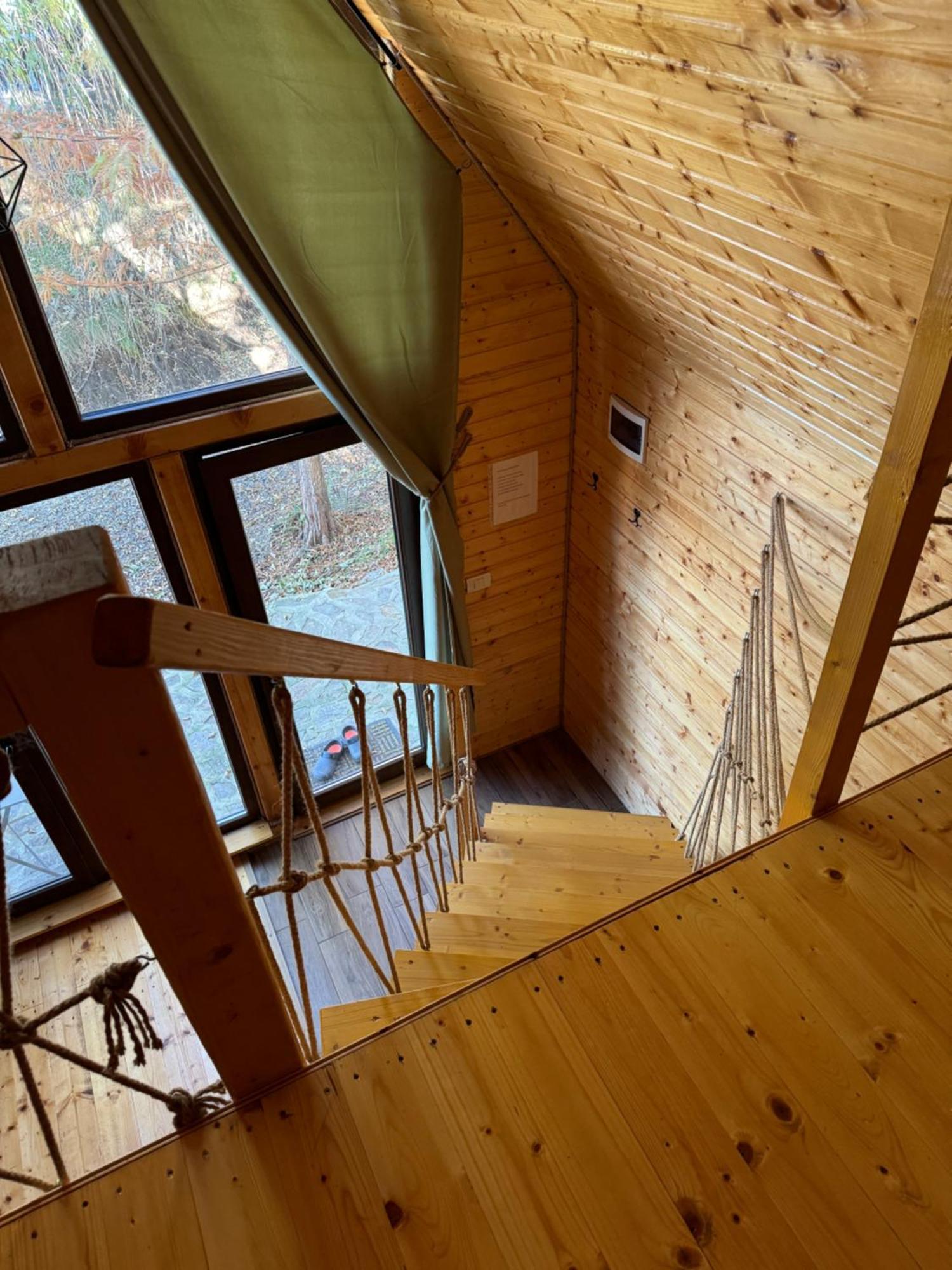 Conacul Lui Patrick Hotel Poenari Buitenkant foto