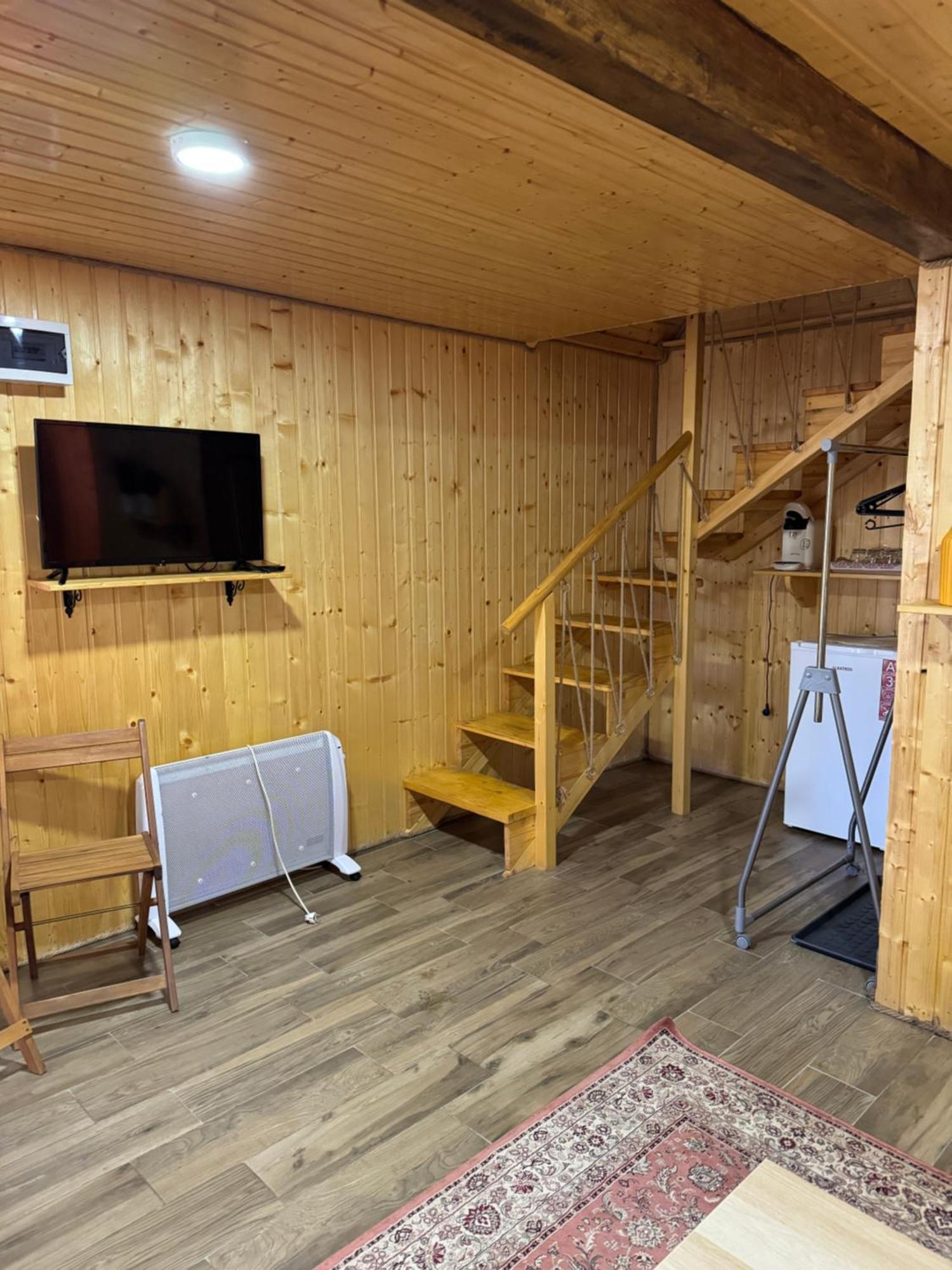 Conacul Lui Patrick Hotel Poenari Buitenkant foto
