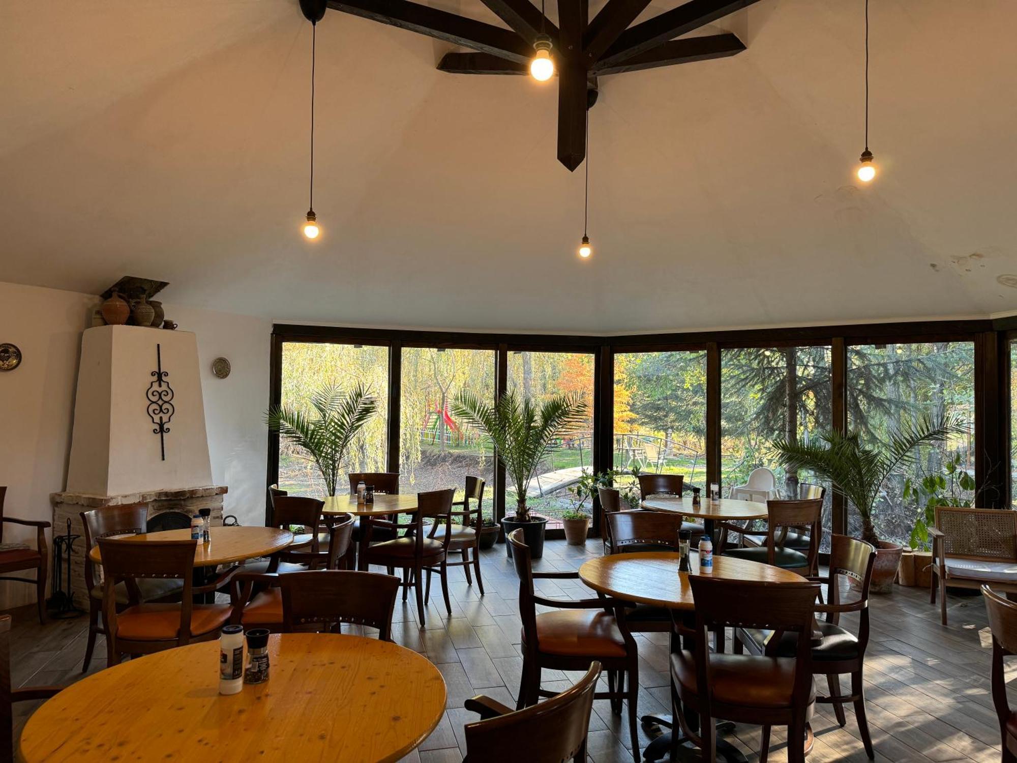 Conacul Lui Patrick Hotel Poenari Buitenkant foto
